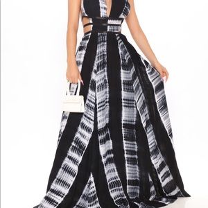 ‼️BRAND NEW‼️ Black/White Tie Dye Maxi Dress